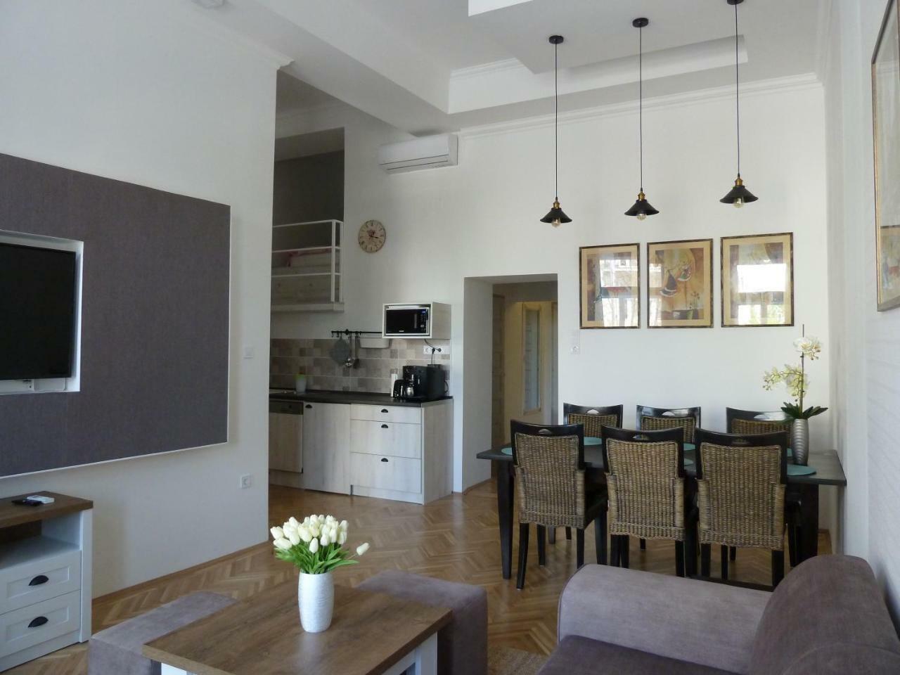 Kossuth Apartmanok デブレツェン エクステリア 写真